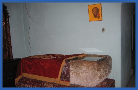 Саркофаг, гробница, святитель Иоанн Златоуст, Каманы