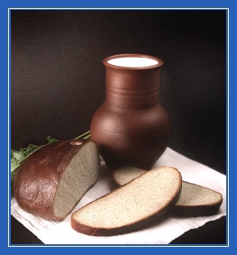 Молоко, крынка, хлеб, кувшин
