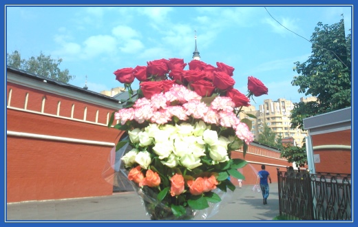 Цветы к мощам Матронушки Цветы к мощам Матронушки