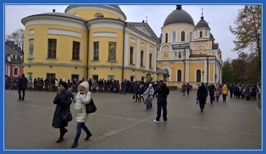 Площадь Покровской обители Площадь Покровской обители