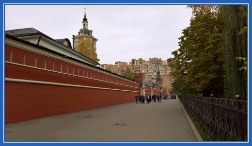 Стены Покровской обители Стены Покровской обители