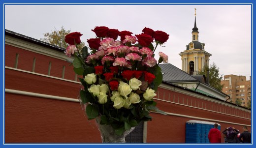 Цветы к мощам святой Матроны