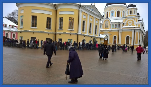 Площадь Покровской обители