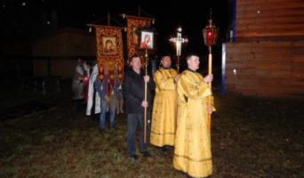 Крестный ход с нашими запрестольными иконами!