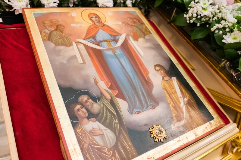 Покров Пресвятой Богородицы. Икона в храме