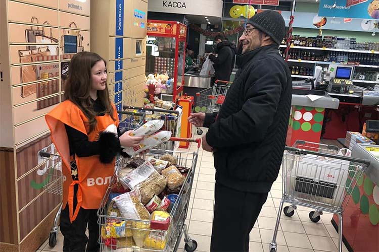 События недели. 16–22 декабря 16 Сбор продуктов в магазинах. Волонтер