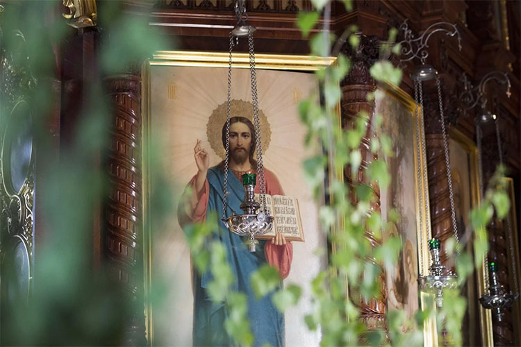 Воспоминание Первого Вселенского Собора 4 Икона Иисуса Христа в храме