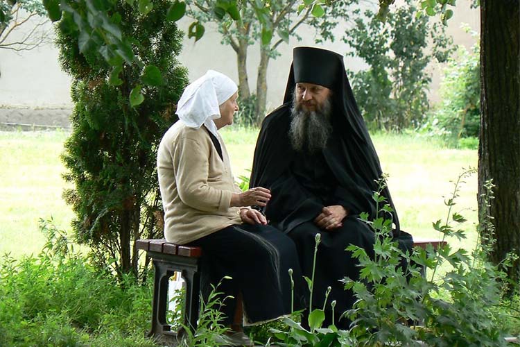 Не раскачивайте корабль, на котором плывете 4 Священник с прихожанкой