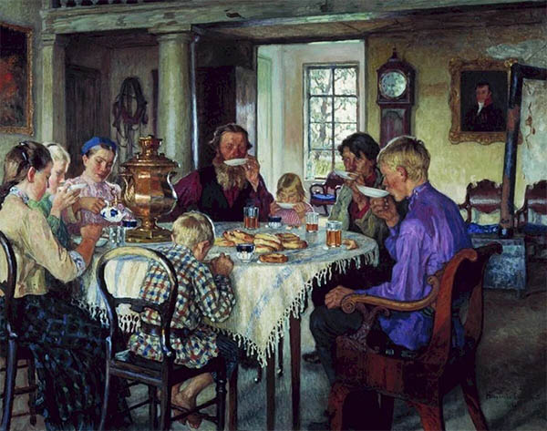 Семья за столом