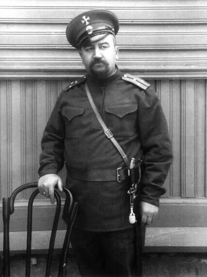 Александр Куприн в офицерской форме