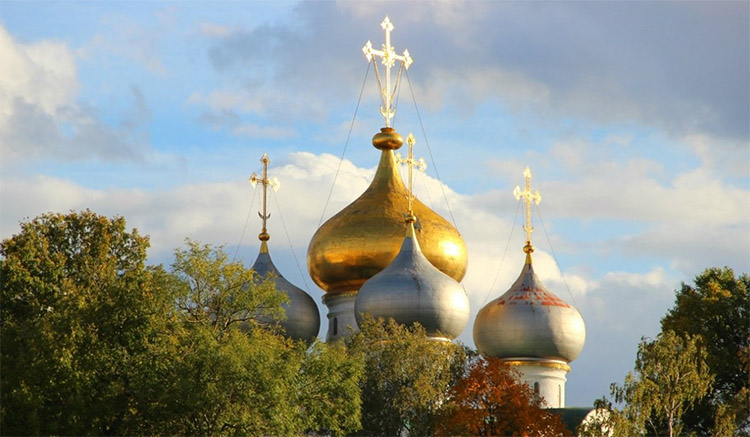 Купола храма
