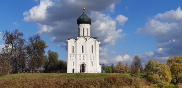 35. hram pokrova na nerli 1024x498