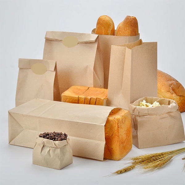 Продукты в бумажных пакетах