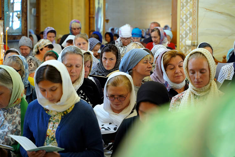 Почему не ходят в храм? 2 Служба в храме