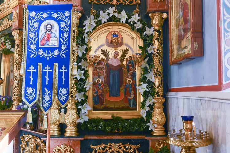 Икона Всех скорбящих Радость в храме
