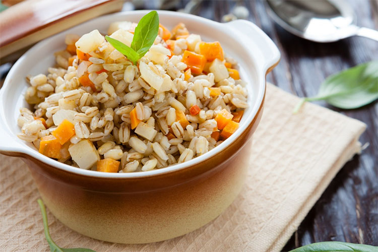 Каша перловая с овощами