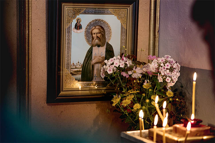 Икона преподобного Серафима Саровского в храме