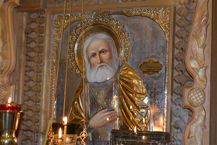 Икона Серафима Саровского в храме