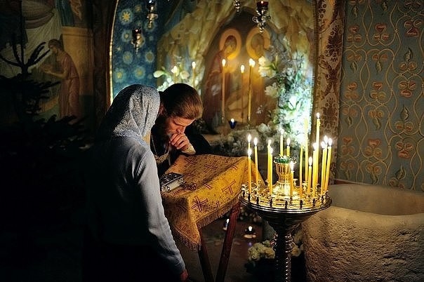 На исповеди в храме