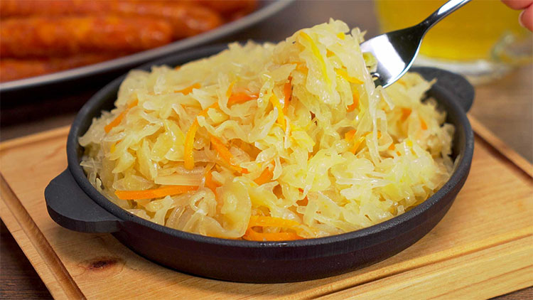 Картошка, капуста и кое-что еще 4 Тушеная квашеная капуста