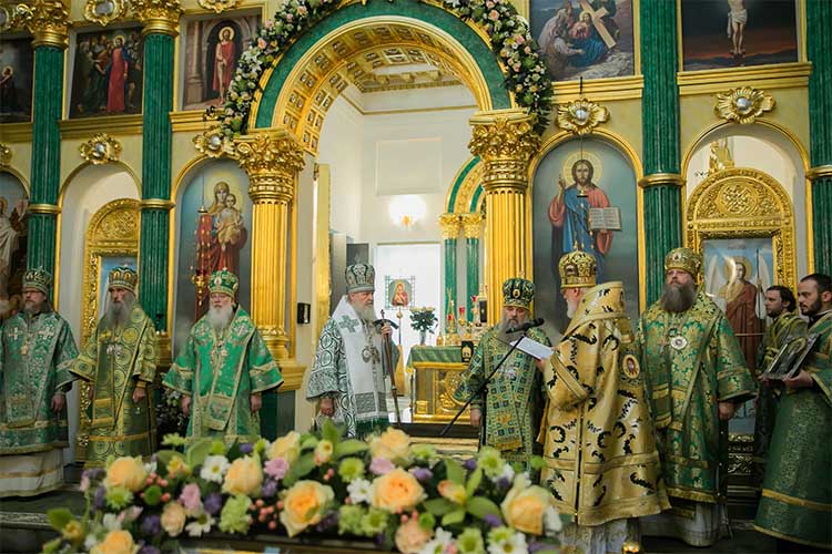 Символика цветов богослужебных одеяний священнослужителей | Тест Кати Р. 2 Святейший Патриарх Кирилл в зеленом облачении