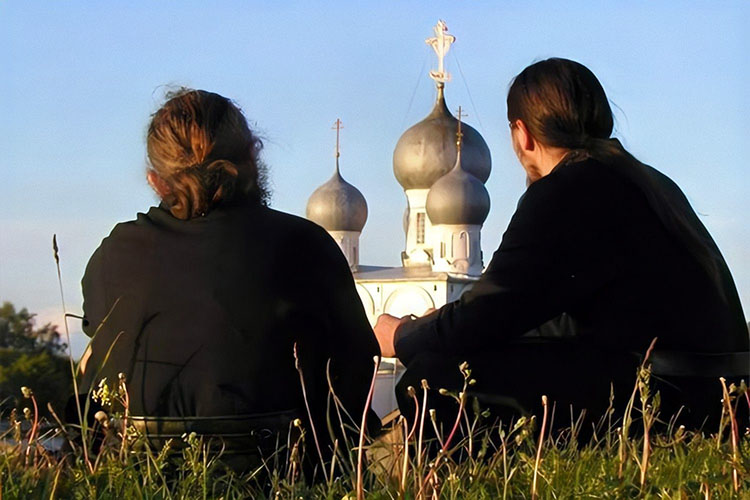 Два монаха