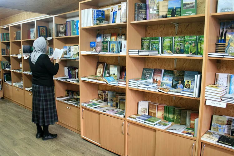 СПОЛОХИ. Рассказы для всех | Страница 13 3 Книги в церковной лавке