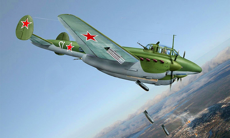 Пикирующий бомбардировщик Пе-2