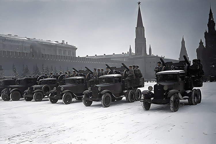 Парад 7 ноября 1941 года на Красной площади