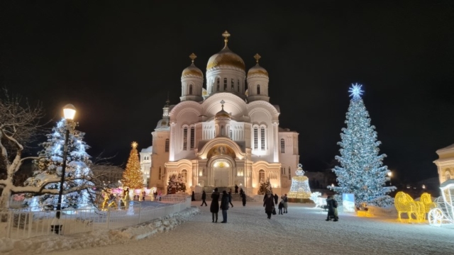 9. Preobrazhenskiy sobor i Rozhdestvenskie elki
