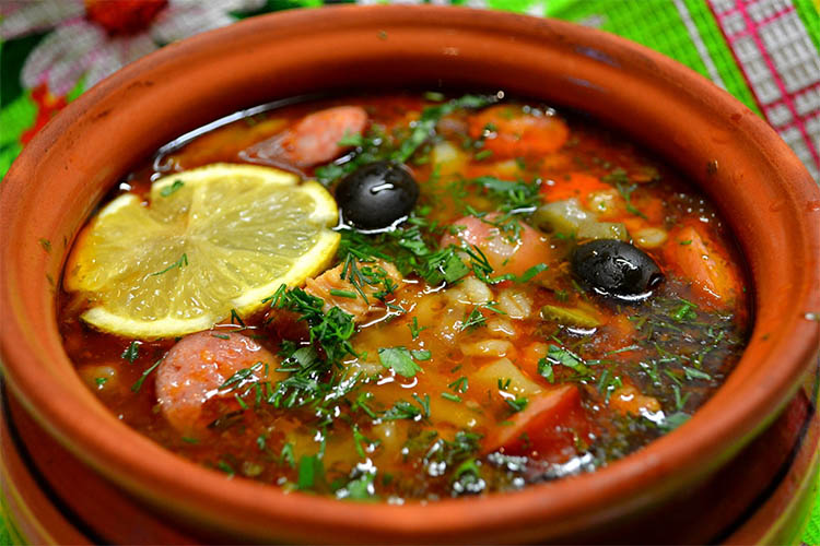 Праздничный стол 3 Солянка мясная