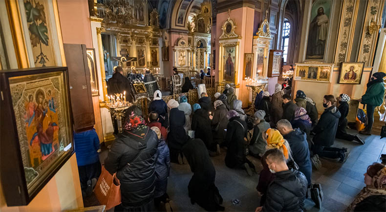 Молитва в храме
