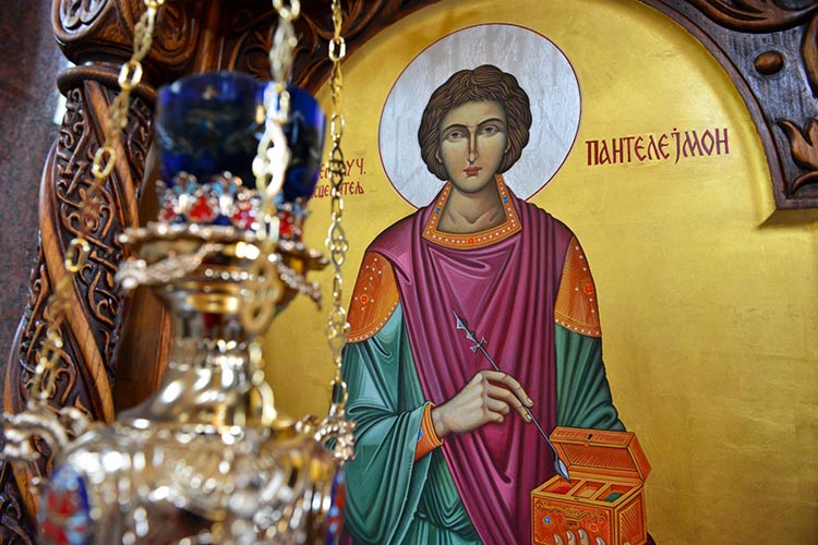 Святой великомученик Пантелеимон Целитель