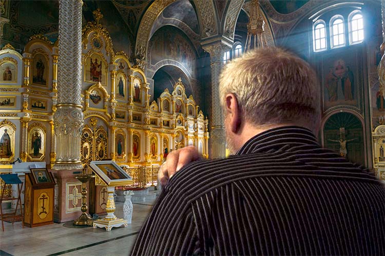 Молитва в храме