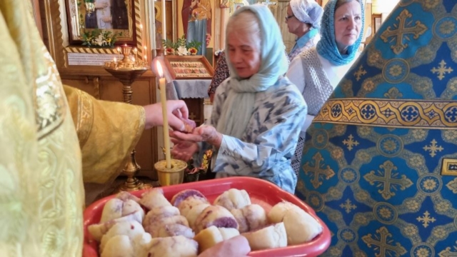 08. Раздача освященного хлеба 08. razdacha osvyaschennogo hleba