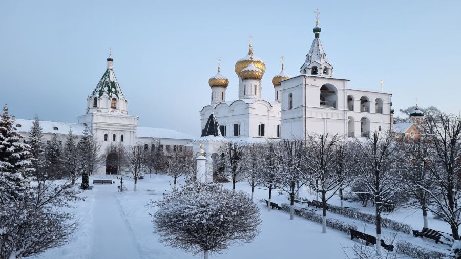Во град Кострому в Рождественский пост 🙏 4 Площадь Ипатьевского монастыря
