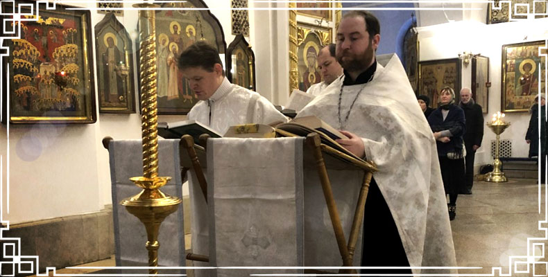 Часы в храме